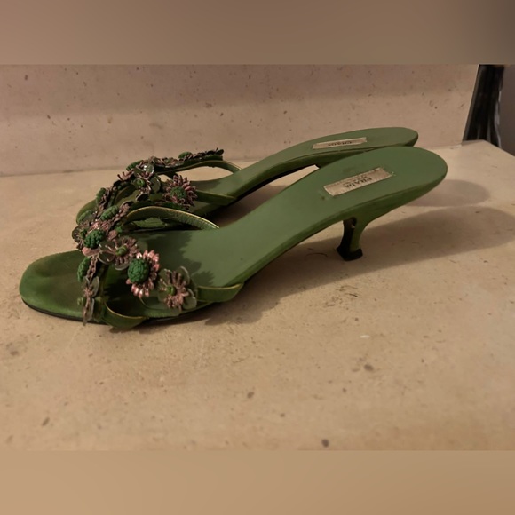 Prada heels - Picture 3 of 7